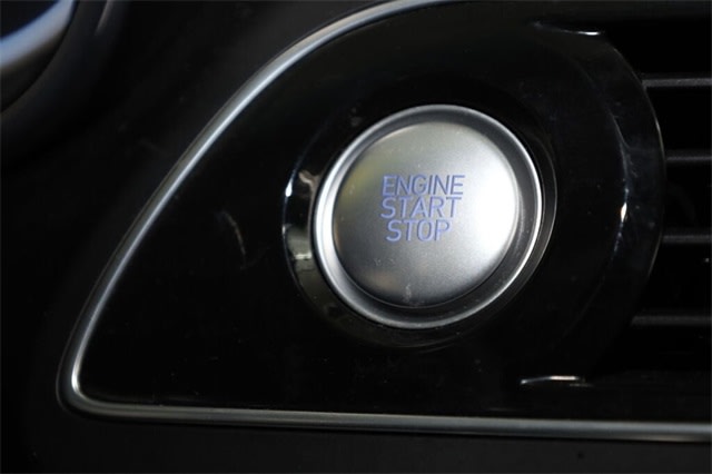 Thumbnail: 2022 Genesis G70 - 38