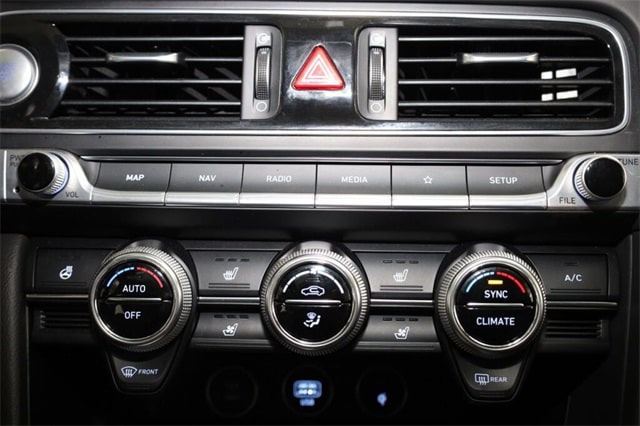 Thumbnail: 2022 Genesis G70 - 36