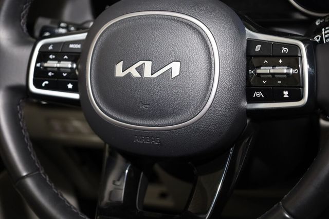 Thumbnail: 2022 Kia Carnival - 38