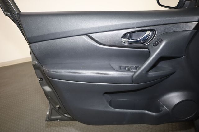 Thumbnail: 2019 Nissan Rogue - 27