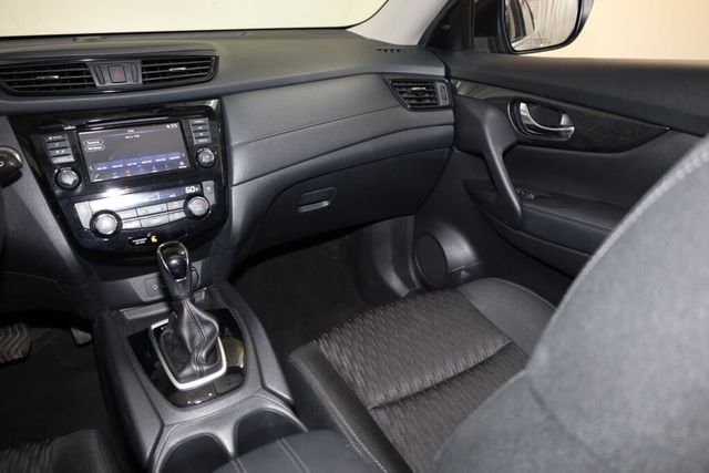 Thumbnail: 2019 Nissan Rogue - 16
