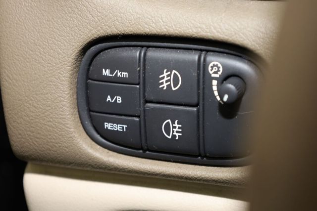 Thumbnail: 2004 Jaguar S-Type - 27
