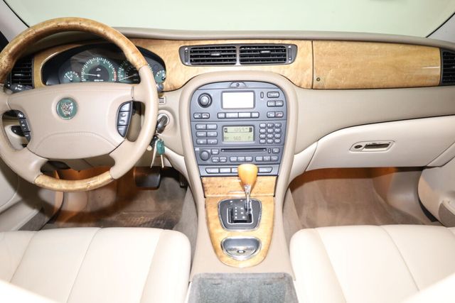 Thumbnail: 2004 Jaguar S-Type - 12