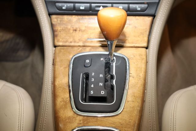 Thumbnail: 2004 Jaguar S-Type - 31