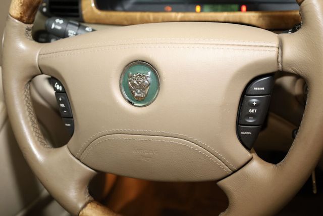 Thumbnail: 2004 Jaguar S-Type - 32