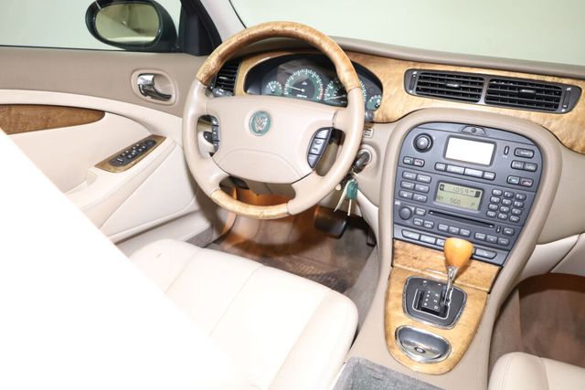 Thumbnail: 2004 Jaguar S-Type - 8