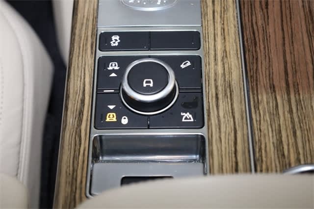 Thumbnail: 2019 Land Rover Range Rover - 37