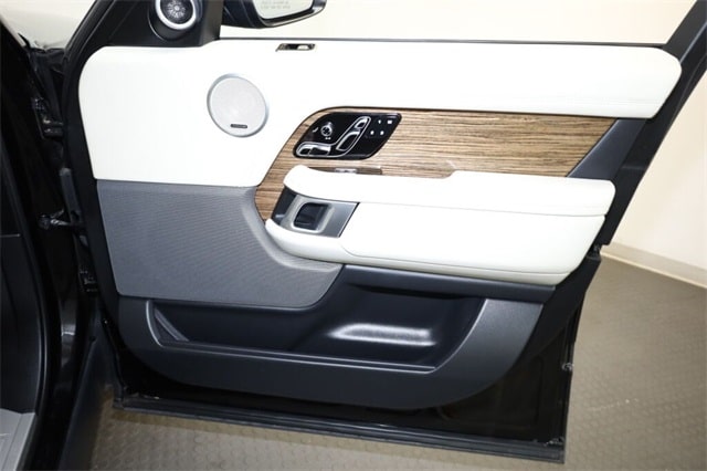 Thumbnail: 2019 Land Rover Range Rover - 29