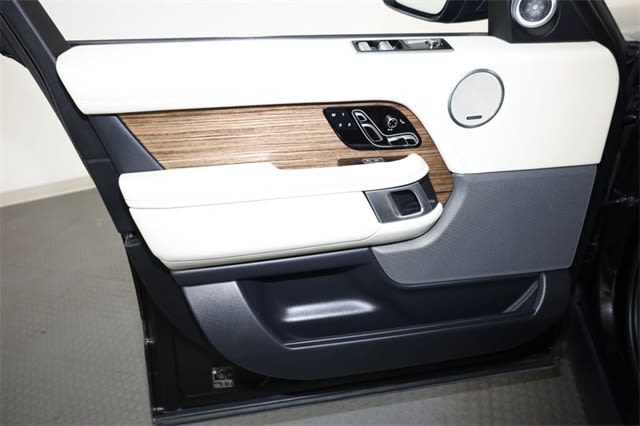 Thumbnail: 2019 Land Rover Range Rover - 26
