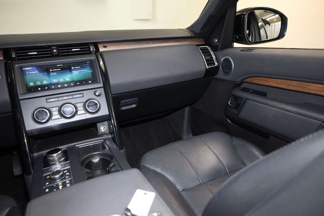 Thumbnail: 2018 Land Rover Discovery - 29