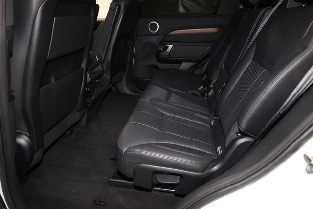 Thumbnail: 2018 Land Rover Discovery - 13