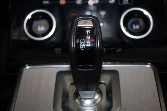 Thumbnail: 2020 Land Rover Range Rover Evoque - 16