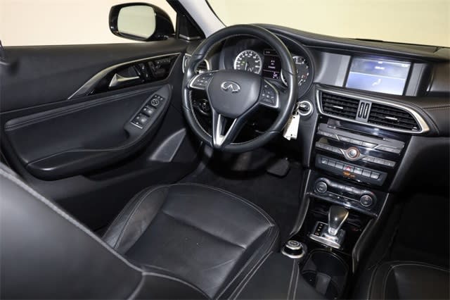 Thumbnail: 2018 INFINITI QX30 - 13