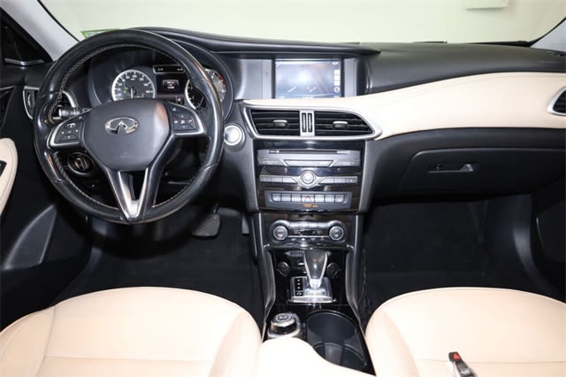 Thumbnail: 2018 INFINITI QX30 - 12