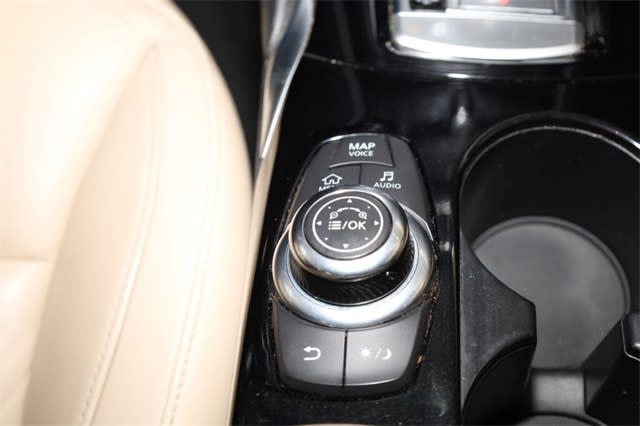 Thumbnail: 2018 INFINITI QX30 - 39