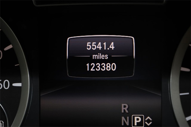 Thumbnail: 2018 INFINITI QX30 - 16