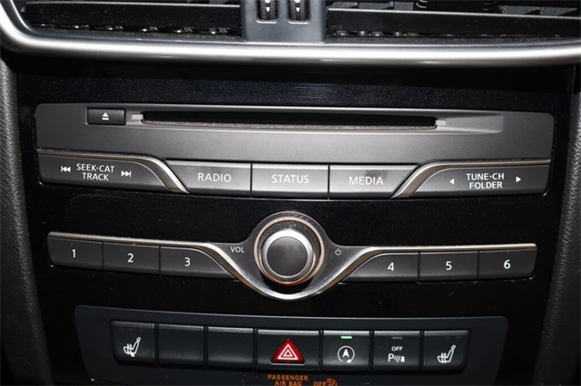 Thumbnail: 2018 INFINITI QX30 - 35