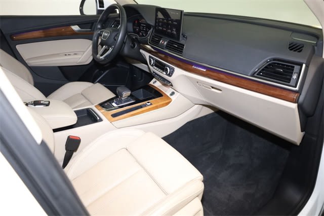 Thumbnail: 2022 Audi Q5 - 11
