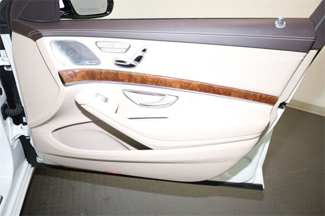 Thumbnail: 2014 Mercedes-Benz S-Class - 27