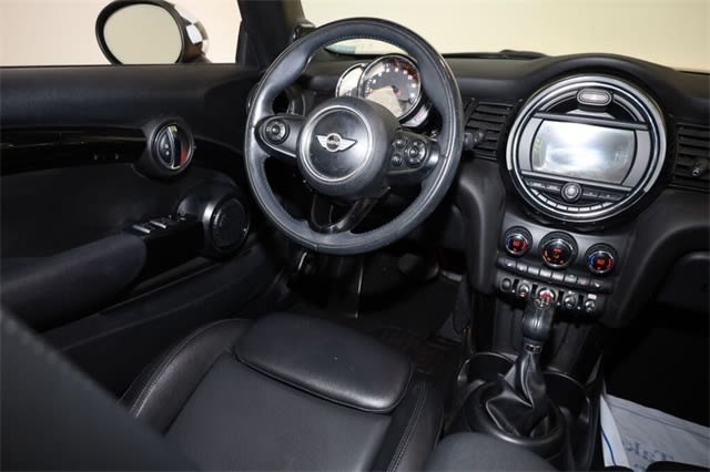Thumbnail: 2018 MINI Cooper - 8