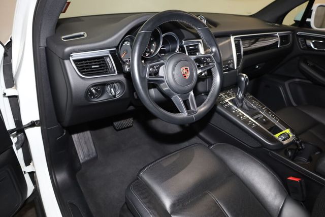 Thumbnail: 2018 Porsche Macan - 2