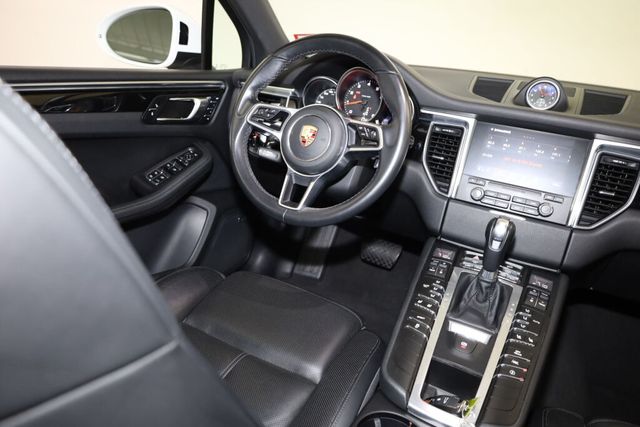 Thumbnail: 2018 Porsche Macan - 14