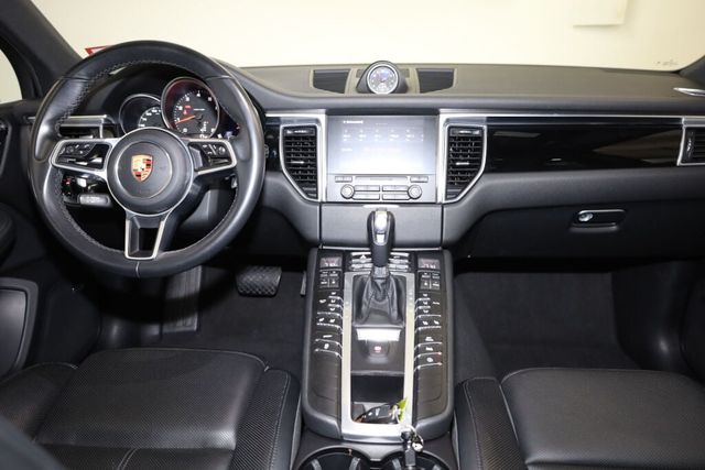 Thumbnail: 2018 Porsche Macan - 15