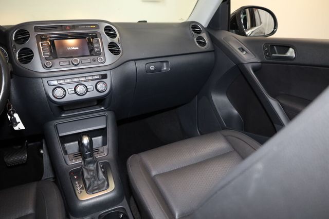 Thumbnail: 2013 Volkswagen Tiguan - 29