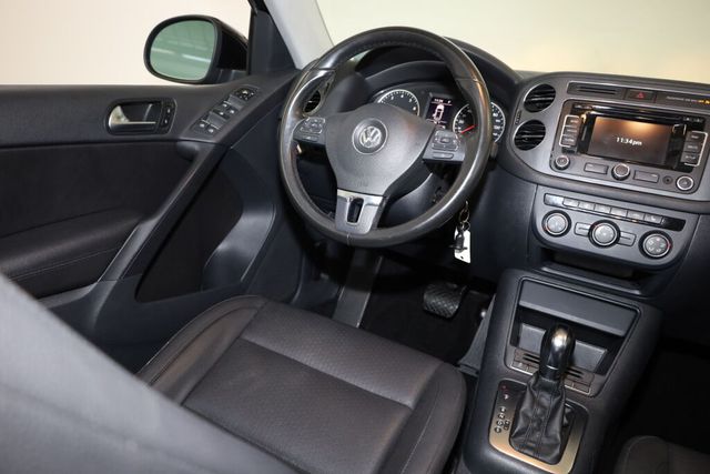 Thumbnail: 2013 Volkswagen Tiguan - 13