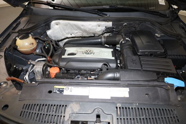 Thumbnail: 2013 Volkswagen Tiguan - 8