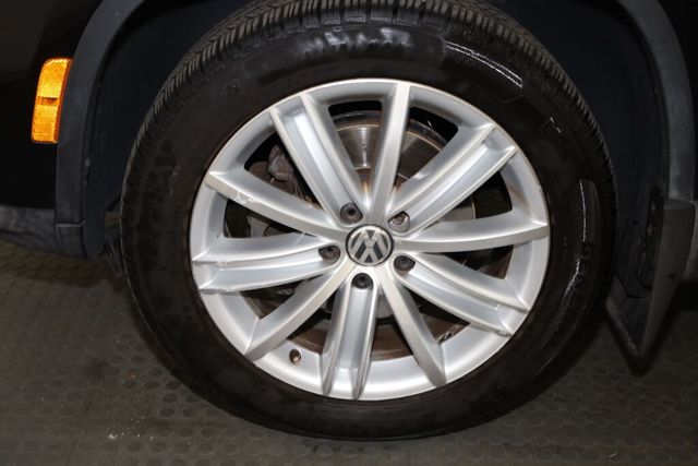 Thumbnail: 2013 Volkswagen Tiguan - 7