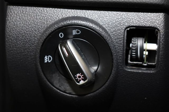 Thumbnail: 2013 Volkswagen Tiguan - 28