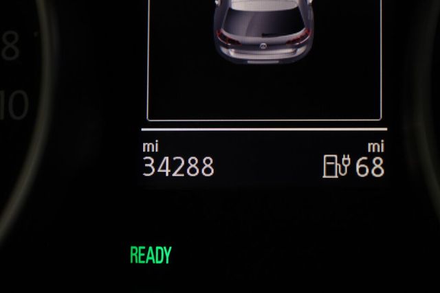 Thumbnail: 2015 Volkswagen e-Golf - 17