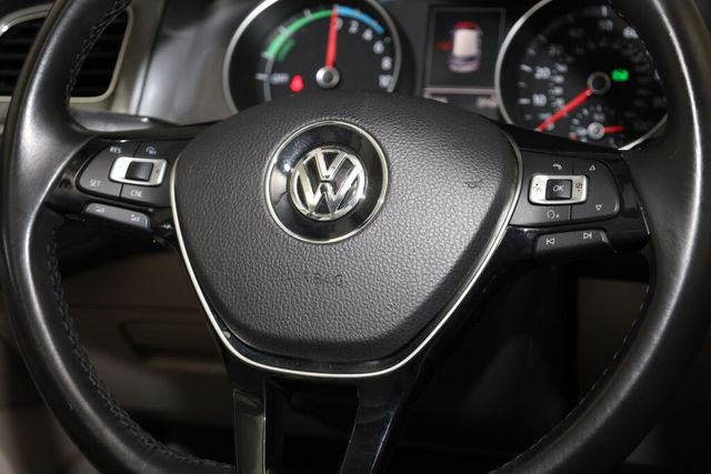 Thumbnail: 2015 Volkswagen e-Golf - 35