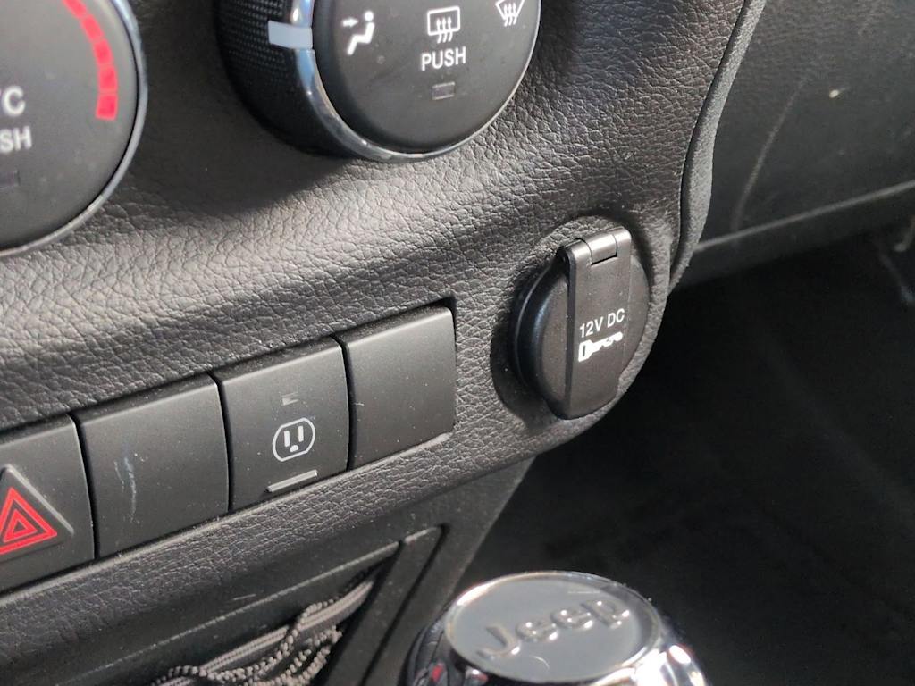 Thumbnail: 2017 Jeep Wrangler - 31