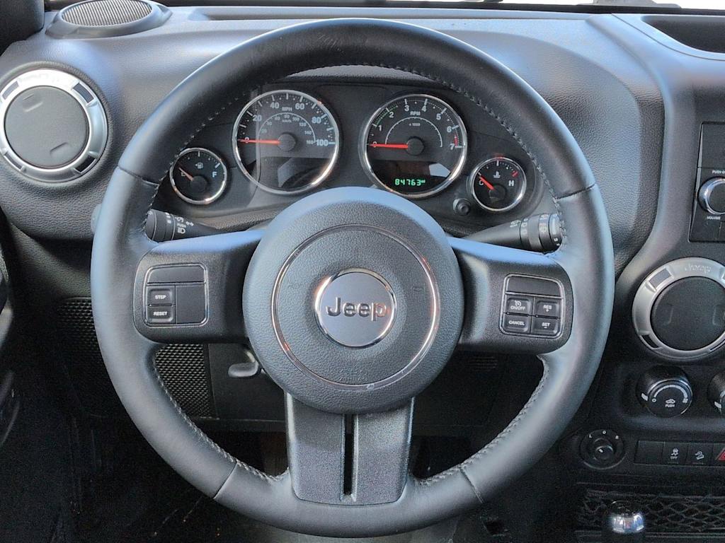 Thumbnail: 2017 Jeep Wrangler - 14