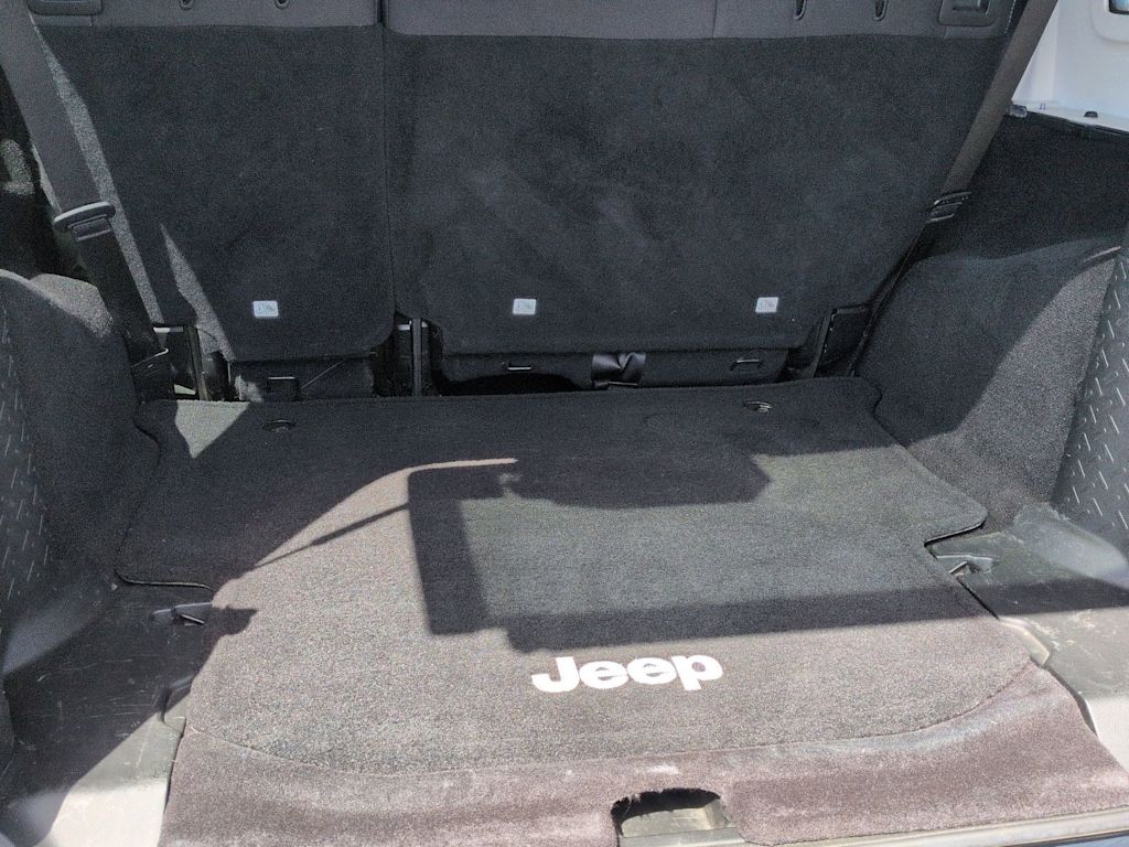 Thumbnail: 2017 Jeep Wrangler - 18