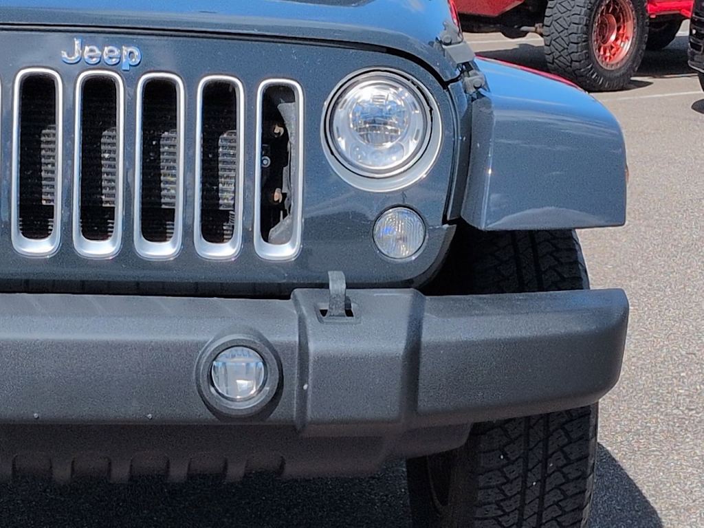 Thumbnail: 2017 Jeep Wrangler - 23