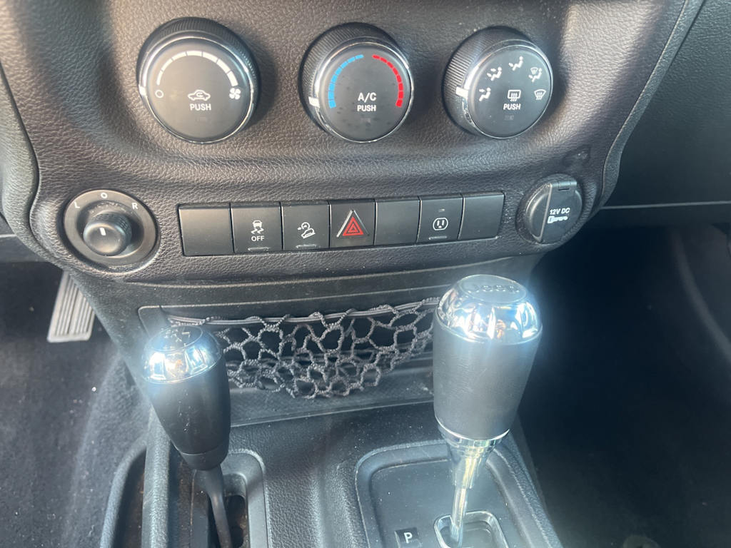 Thumbnail: 2015 Jeep Wrangler - 24