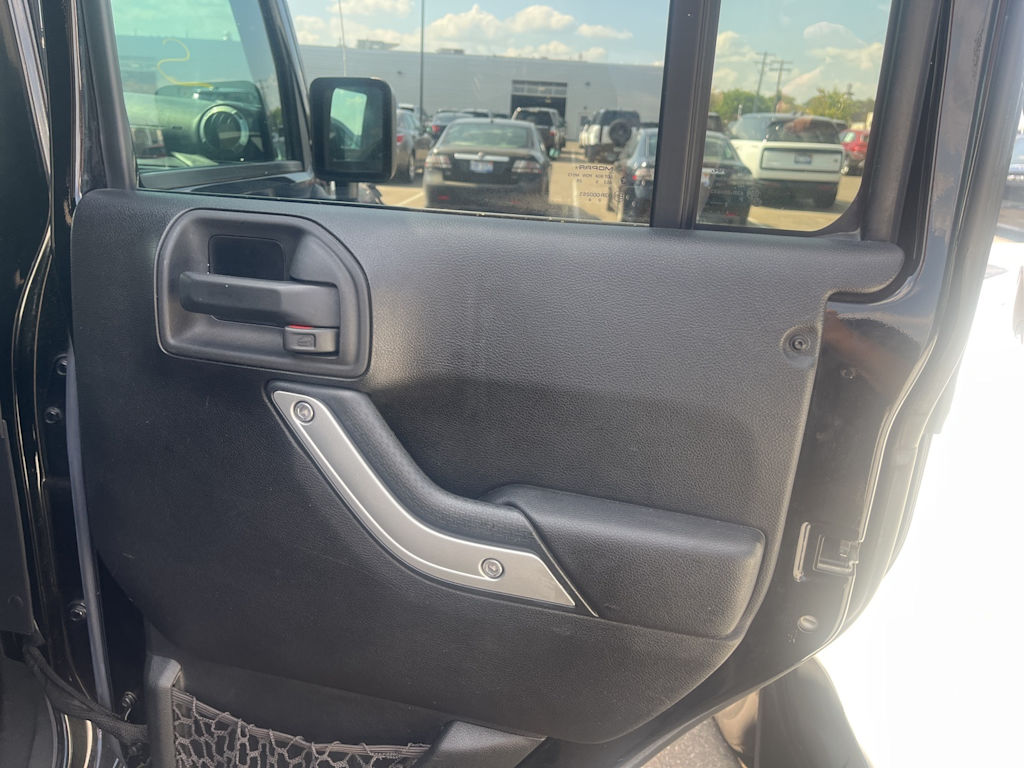 Thumbnail: 2015 Jeep Wrangler - 19