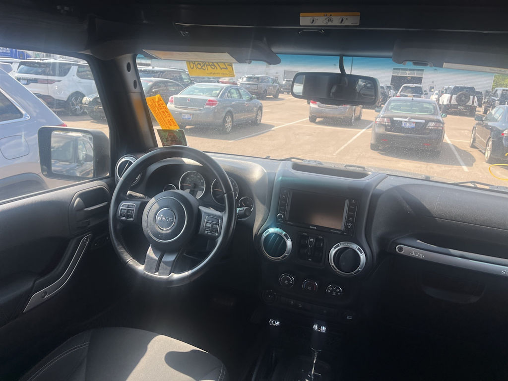 Thumbnail: 2015 Jeep Wrangler - 8
