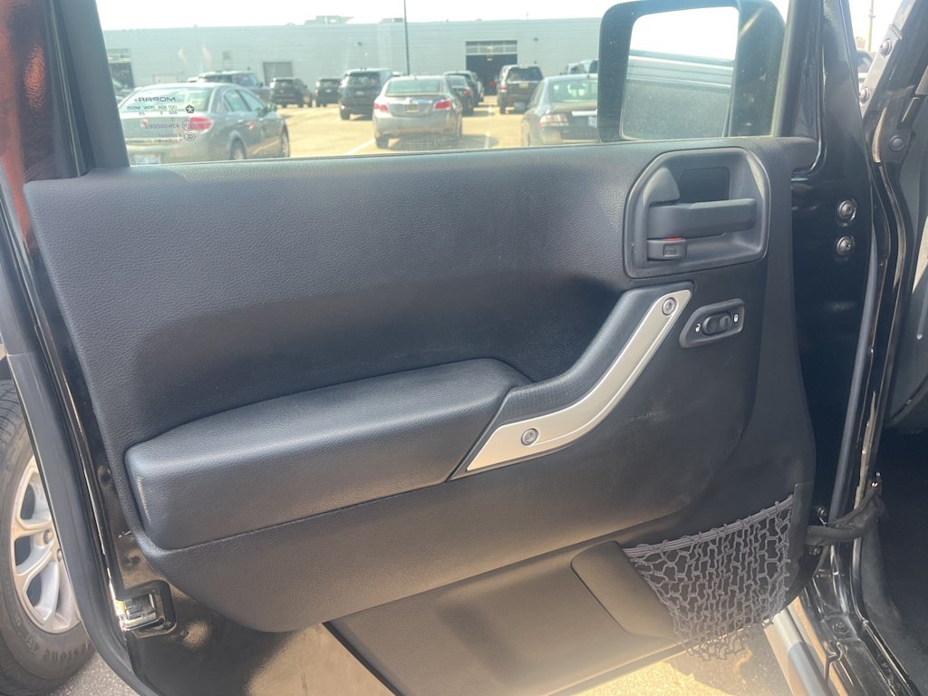 Thumbnail: 2015 Jeep Wrangler - 22