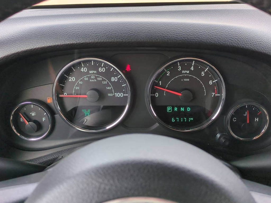 Thumbnail: 2015 Jeep Wrangler - 16