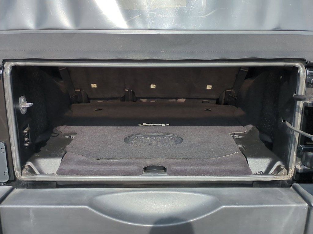 Thumbnail: 2015 Jeep Wrangler - 33