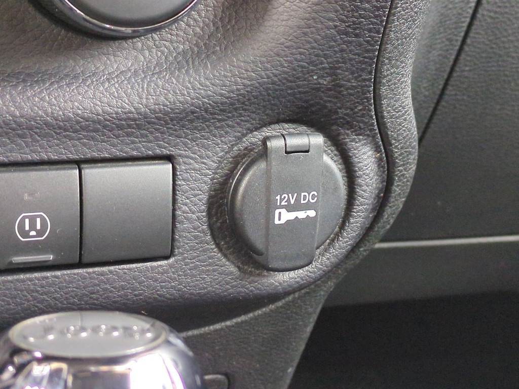 Thumbnail: 2015 Jeep Wrangler - 32