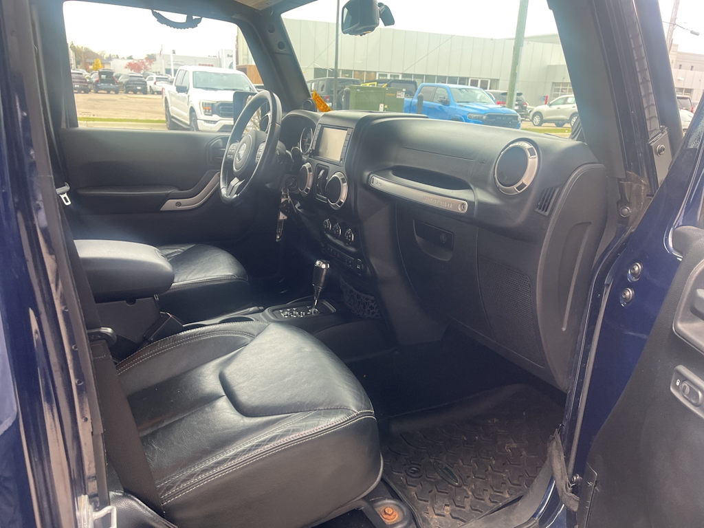 Thumbnail: 2013 Jeep Wrangler - 6