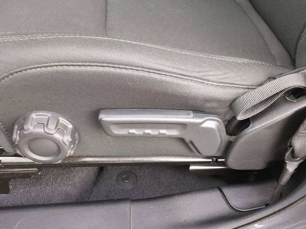 Thumbnail: 2018 Jeep Wrangler - 25