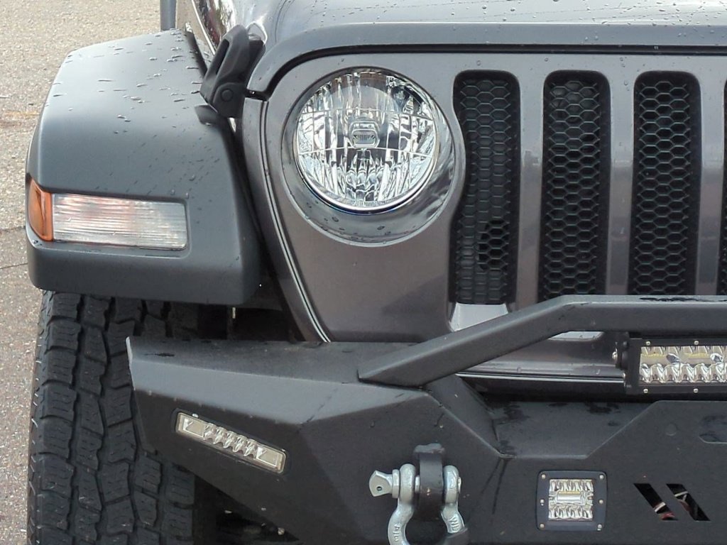 Thumbnail: 2018 Jeep Wrangler - 23