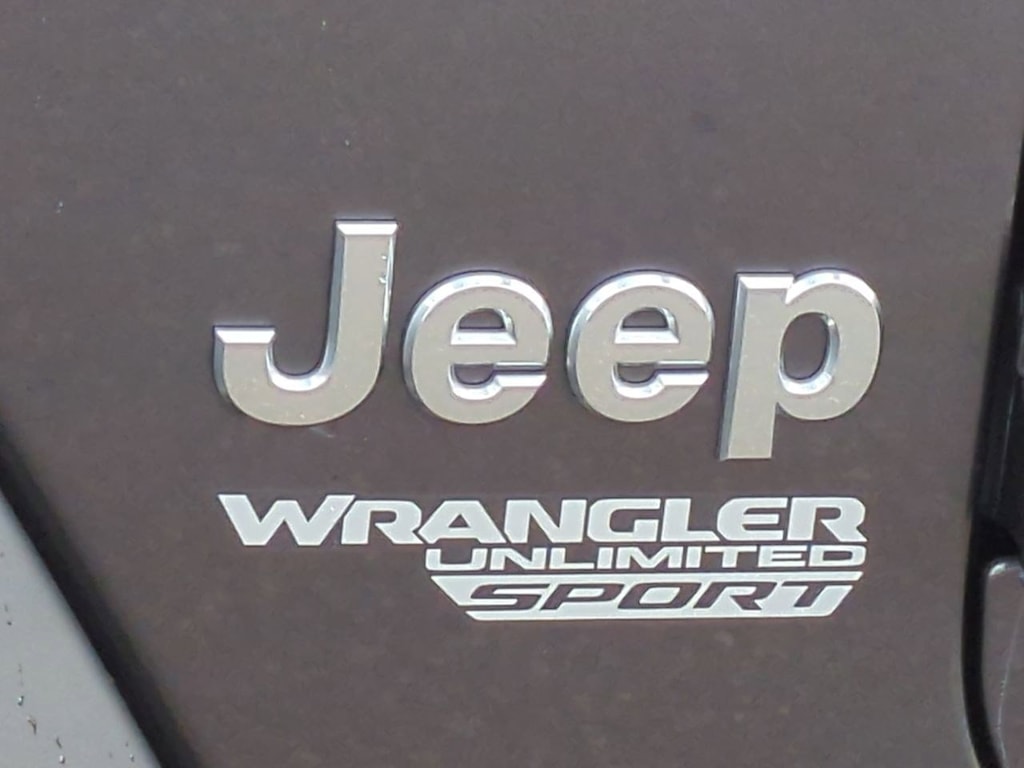 Thumbnail: 2018 Jeep Wrangler - 24