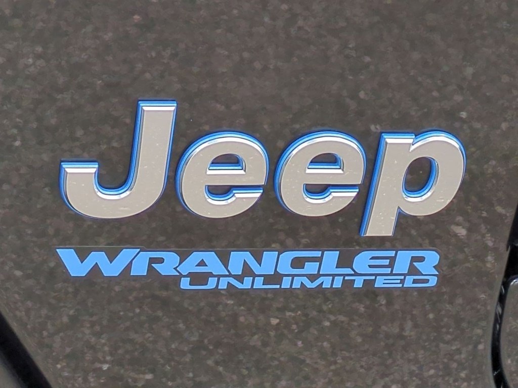 Thumbnail: 2022 Jeep Wrangler - 24